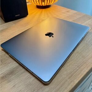 Apple MacBook - 2020 M1